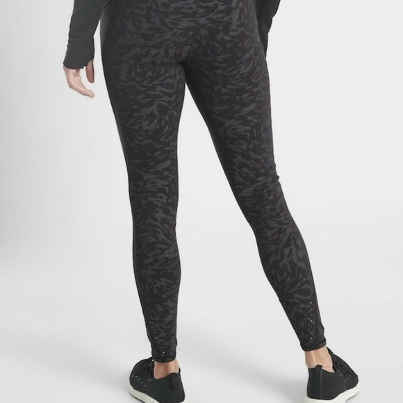 Athleta Rainier Reflective Printed Tights size XLT - Picture 5 of 5